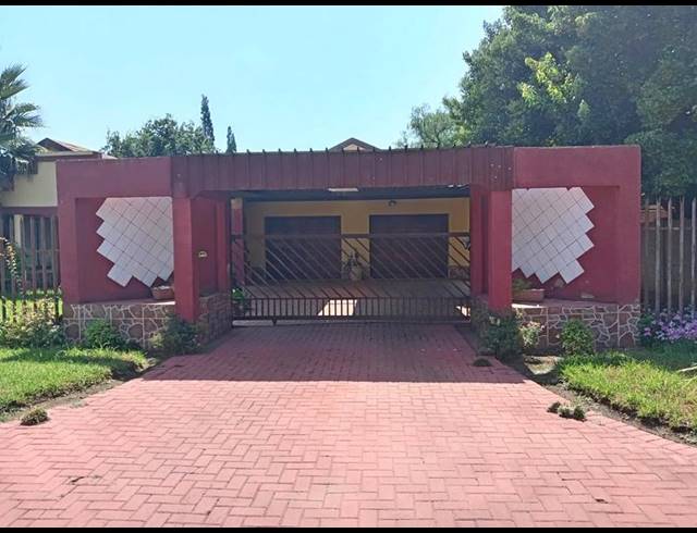 2 BEDROOM HOUSE FOR SALE IN FALCON RIDGE